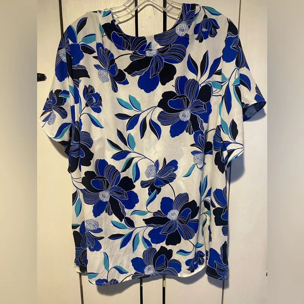 Liz Claiborne Royal Blue and Navy Floral Tie Neck Top - Picture 4 of 4